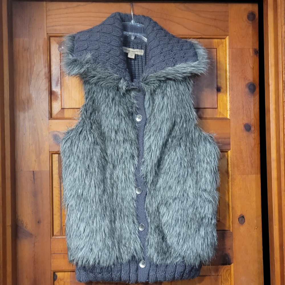 Vintage America Jeans SzLg faux fur & knit vest